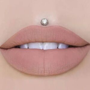 Jeffree Star Velour Liquid Lipstick Mannequin New With box